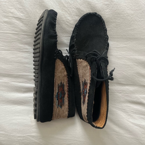 Minnetonka lace moccasins - Picture 4 of 6